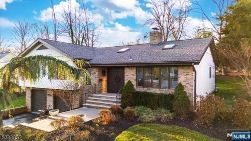 19 Park Dr, Livingston, NJ, 07039-3806 | Card Image