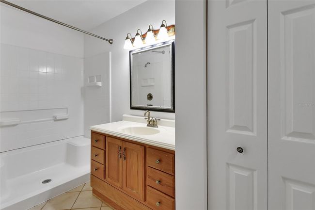 Master Bathroom | Image 19
