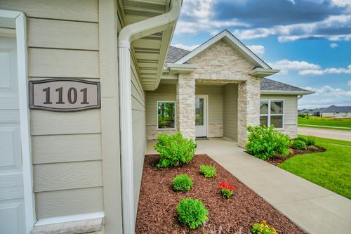 1101 Shadow Hawk Ct, COLUMBIA, MO, 65201-8279 | Card Image