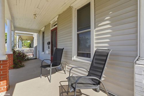 1710 Mount Pleasant St, Burlington, IA, 52601-2752 | Card Image