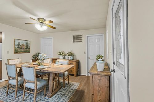 209 N Maple St, Grant Park, IL, 60940-7037 | Card Image