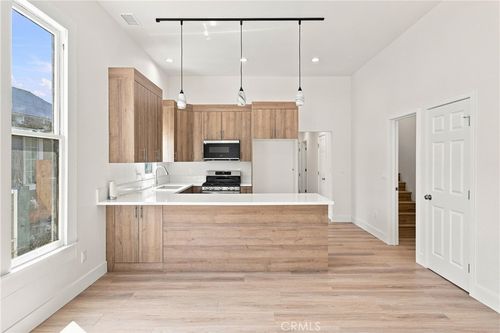 3410 W 27th St, Los Angeles, CA, 90018-2421 | Card Image