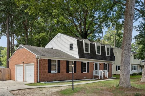 305 W Woodland Dr, Yorktown, VA, 23692-3339 | Card Image