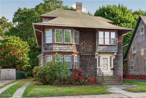 136 Armington St, Cranston, RI, 02905-4004 | Card Image