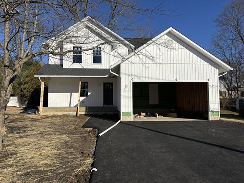 127 Camden St, South Hadley, MA, 01075-1800 | Card Image