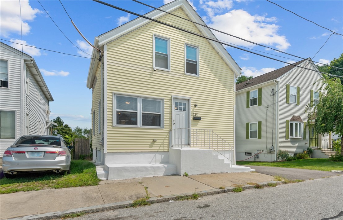 Sunbury St, Providence, RI 02908