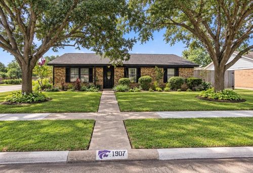 1907 N Rockisland St, Angleton, TX, 77515-3454 | Card Image