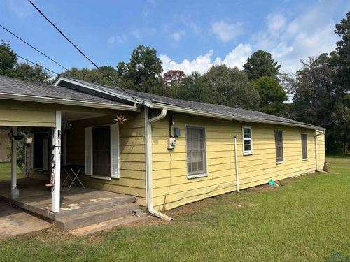 306 Doris St, Queen City, TX, 75572-2577 | Card Image