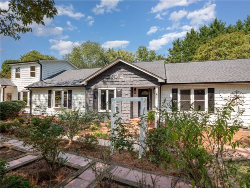 4 Mountain Crest Dr, Taylors, SC, 29687-6142 | Card Image