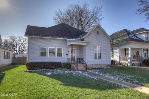 716 W Daugherty St, Webb City, MO, 64870-1759 | Card Image