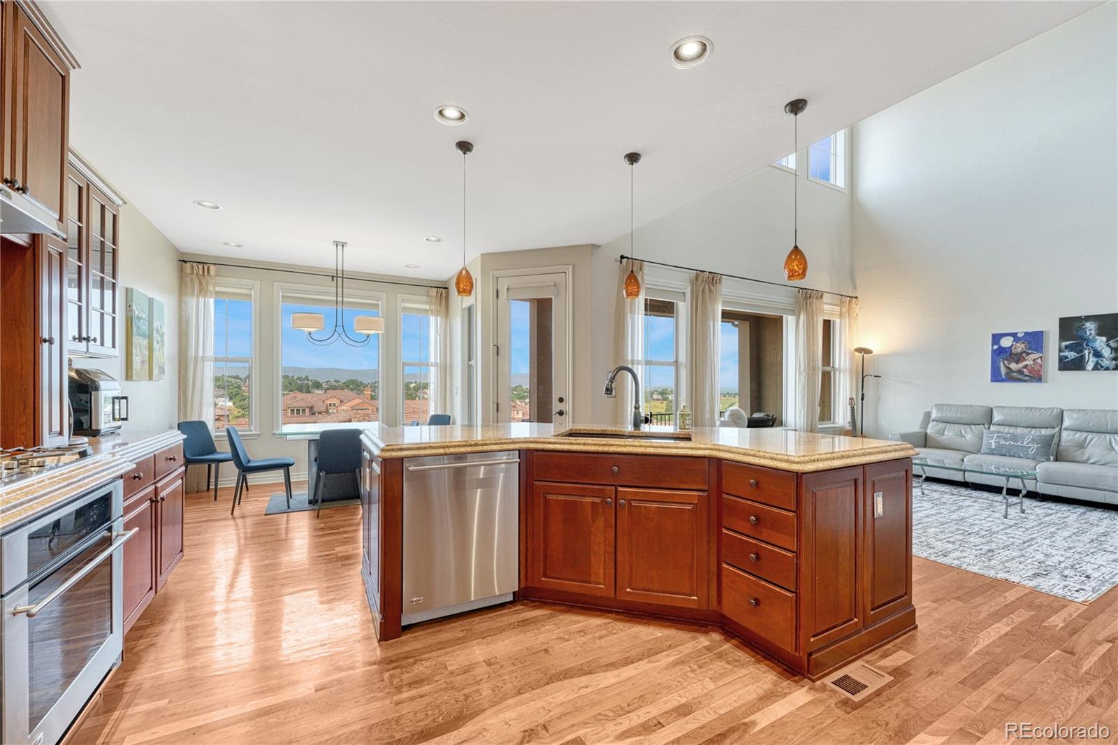 Viaggio Way, Highlands Ranch, CO 80126