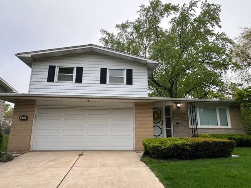 821 W Manor Ct, Glenwood, IL, 60425-1214 | Card Image