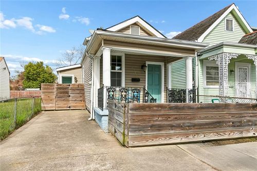 8511 Cohn St, New Orleans, LA, 70118-2107 | Card Image