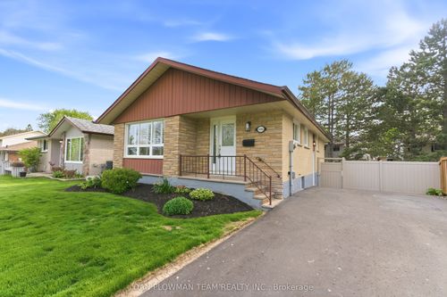 808 Central Park Boulevard N, Oshawa, ON, L1G6B1 | Card Image
