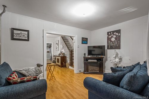 12011 28th Ave, Flushing, NY, 11354-1071 | Card Image