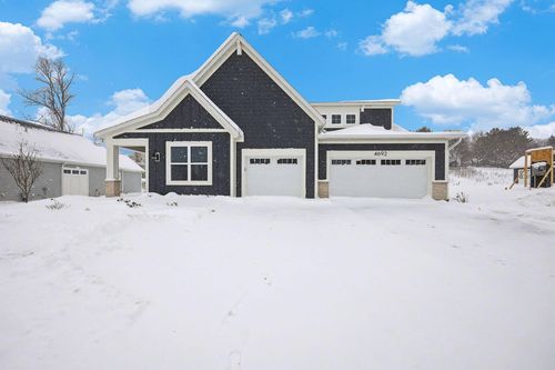 4692 Knapp Bluff Dr Ne, Grand Rapids, MI, 49525-4600 | Card Image