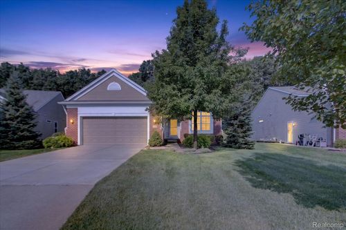 3578 Rainier Dr, Howell, MI, 48843-9221 | Card Image