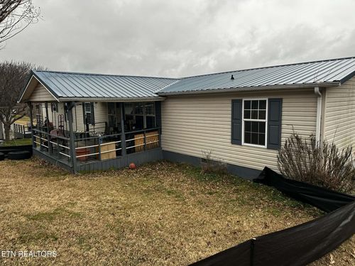 111 Fred Russell Ln, Speedwell, TN, 37870-7646 | Card Image