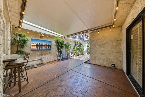 2577 Palmera Cir, Las Vegas, NV, 89121-4016 | Card Image