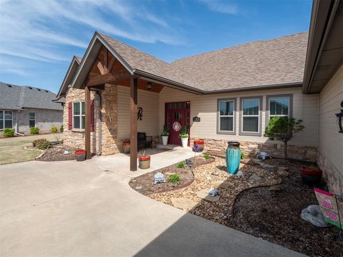 2727 Woodlawn Court, Shawnee, OK, 74804 | Card Image