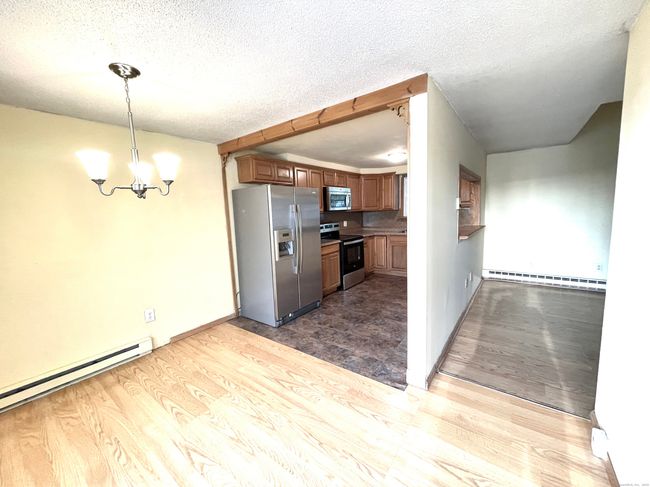 6 Stirling Ct, House other with 3 bedrooms, 1 bathrooms and 4 parking in Middletown CT | Image 5