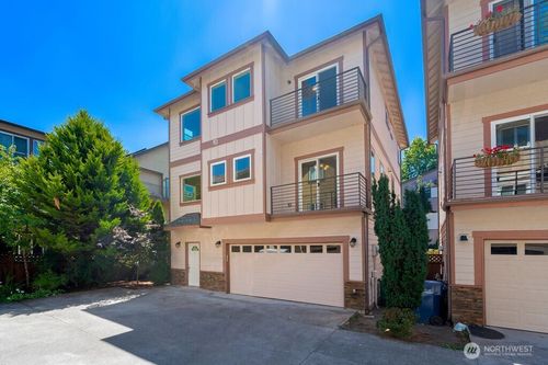 810 5th Ave Nw, Issaquah, WA, 98027-2816 | Card Image