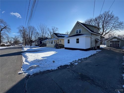 110 Edgemere Rd, Syracuse, NY, 13208-1417 | Card Image