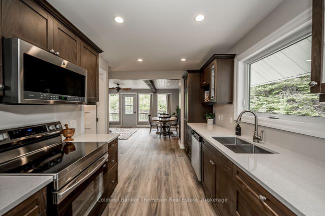 579 S Waseosa Lake Rd, House other with 3 bedrooms, 2 bathrooms and 10 parking in Huntsville ON | Image 10