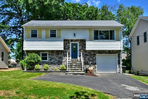 202 Lake Shore Dr, Lake Hiawatha, NJ, 07034-2135 | Card Image