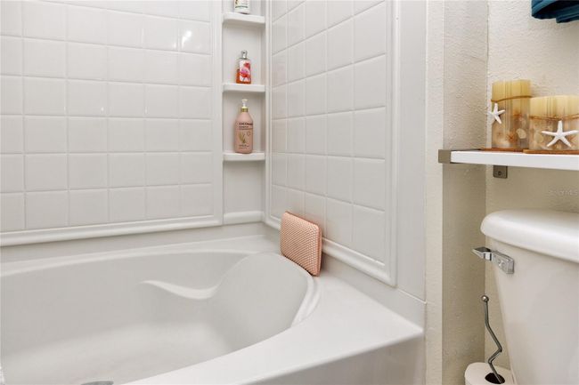 UNIT-5101 - 10764 70 Th Ave, Condo with 2 bedrooms, 2 bathrooms and null parking in SEMINOLE FL | Image 14