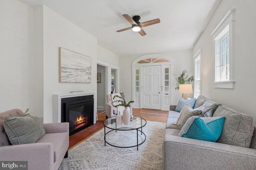 4323 Fessenden St Nw, WASHINGTON, DC, 20016-4032 | Card Image
