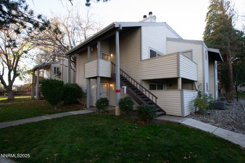 2127 Roundhouse Rd, Sparks, NV, 89431-4224 | Card Image