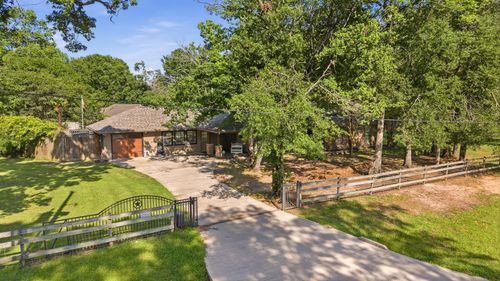 10985 Woods Ln, Cleveland, TX, 77328-7479 | Card Image