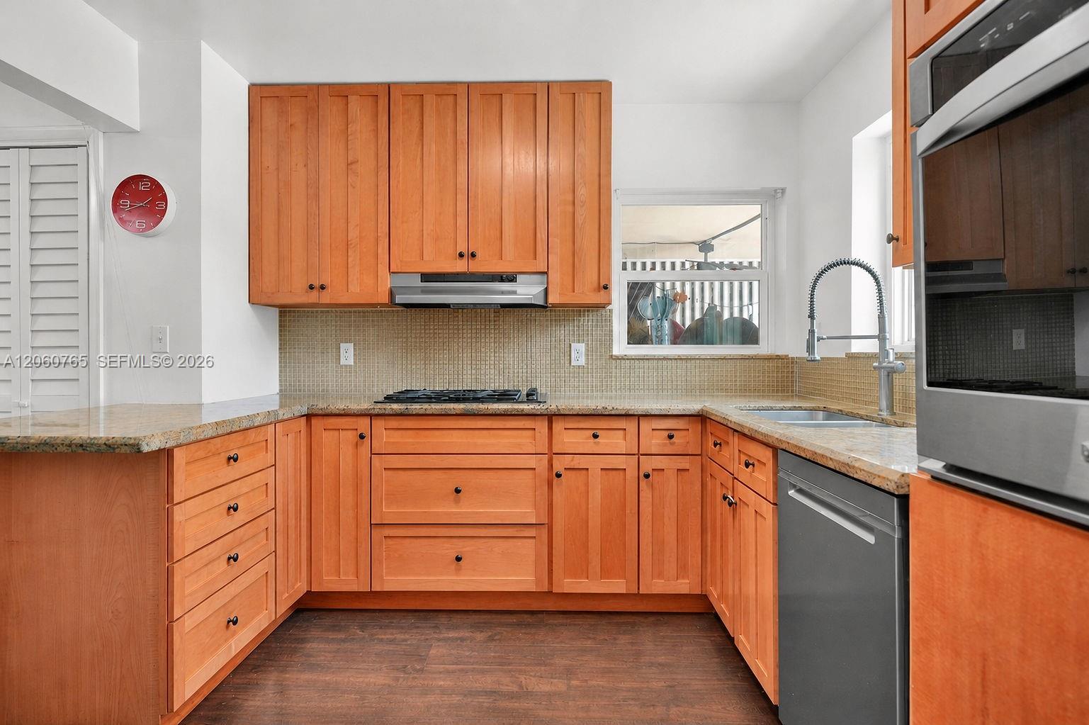 Residential in Hollywood 4