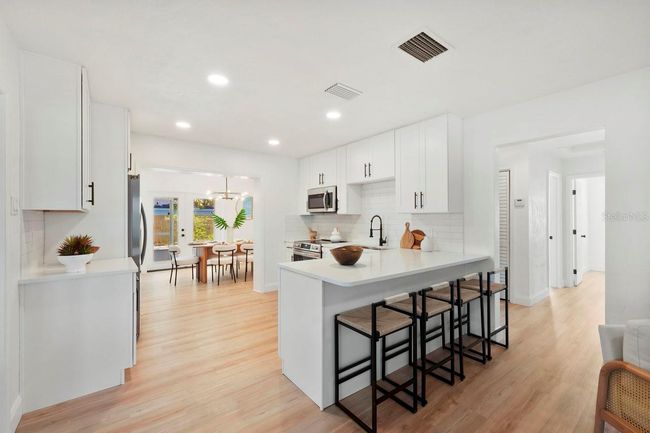 4012 W Pearl Ave, House other with 4 bedrooms, 2 bathrooms and null parking in TAMPA FL | Image 4