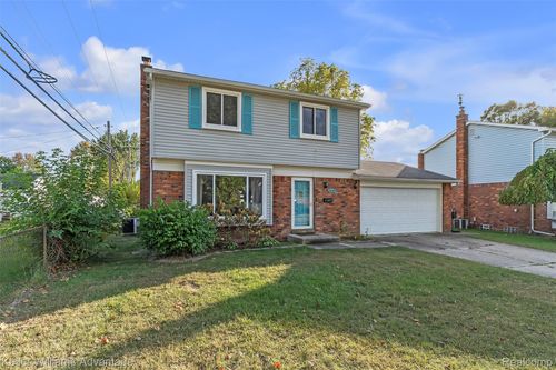 36419 Avondale St, Westland, MI, 48186-4032 | Card Image