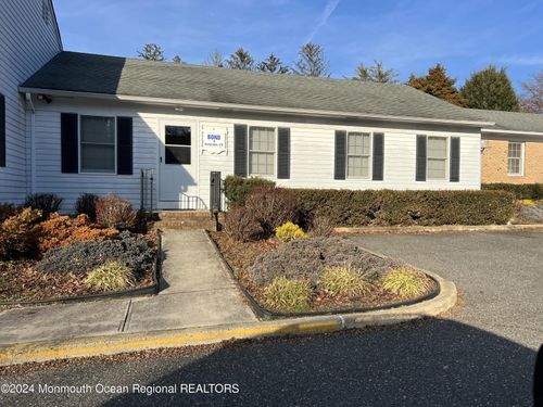 3-22 S Holmdel Rd, Holmdel, NJ, 07733-2613 | Card Image