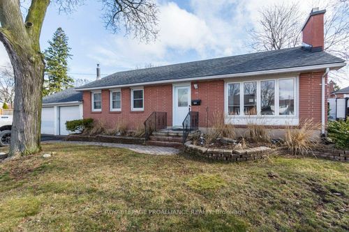 17 Woodland Acres, Belleville, ON, K8N4K2 | Card Image