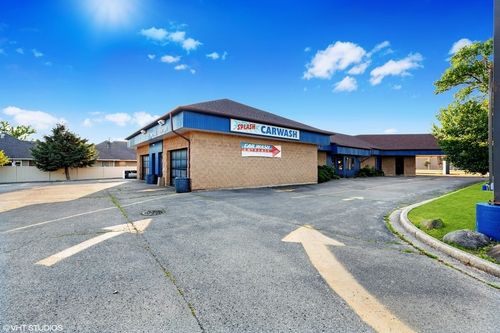 18 W Merchants Dr, Oswego, IL, 60543 | Card Image