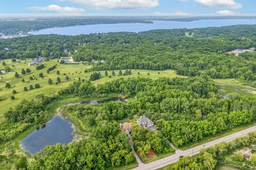 390 County Road B, Fontana, WI, 53125 | Card Image