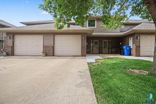 8611 W Grinn Pl Place, Sioux Falls, SD, 57106 | Card Image