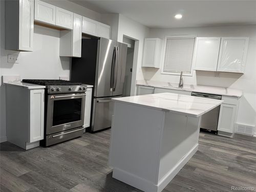 16291 Fairmount Dr, Detroit, MI, 48205-1451 | Card Image