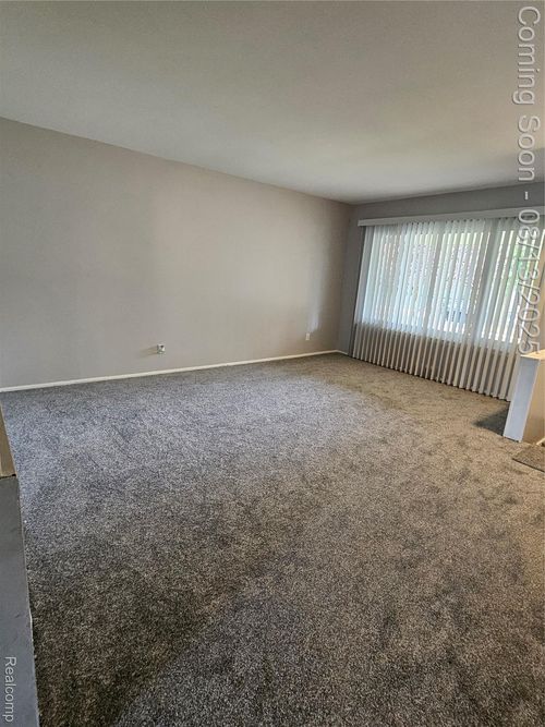 3451 Winters Dr, Warren, MI, 48092-3312 | Card Image