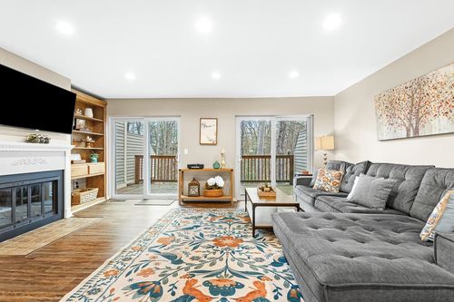 9 Village Falls Way, Merrimack, NH, 03054-3660 | Card Image