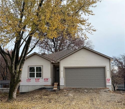 1705 Johnston St, Liberty, MO, 64068-2797 | Card Image