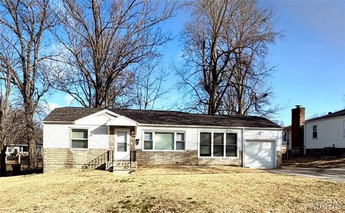 1033 Bakewell Dr, Saint Louis, MO, 63137-2323 | Card Image