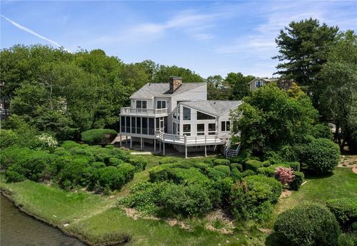 96 Starr Dr, Narragansett, RI, 02882-3149 | Card Image