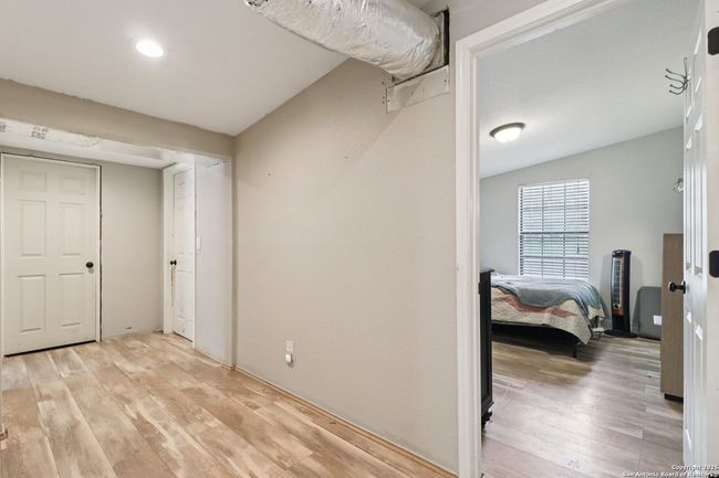 503 Mockingbird Ln, House other with 3 bedrooms, 2 bathrooms and null parking in Devine TX | Image 27