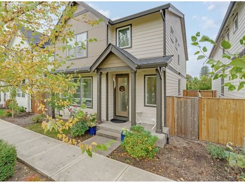 579 Nw Adams Ave, Hillsboro, OR, 97124-3185 | Card Image