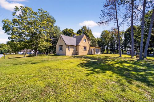 34 Alton Rd, Circleville, NY, 10919-3216 | Card Image